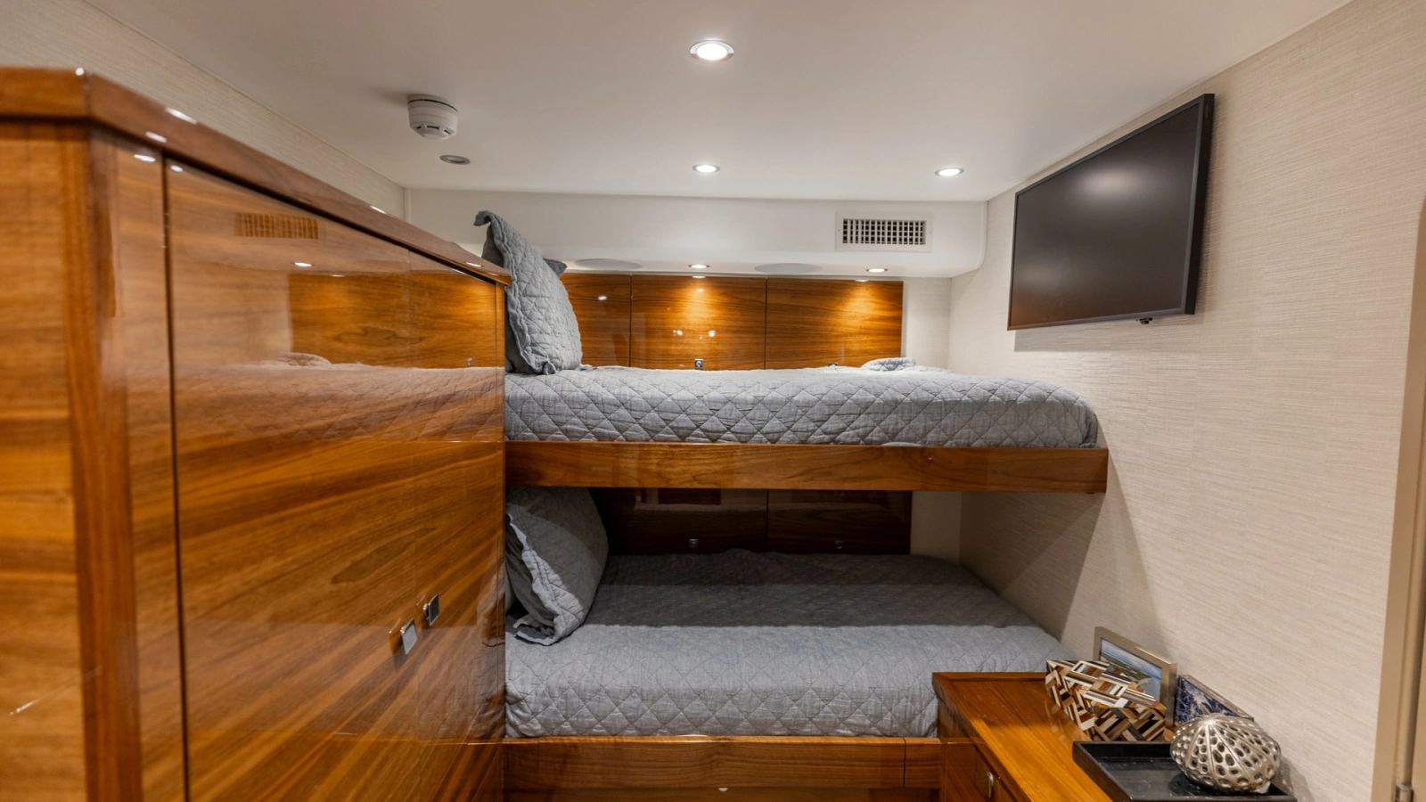 Guest Stateroom with Bunk Beds
