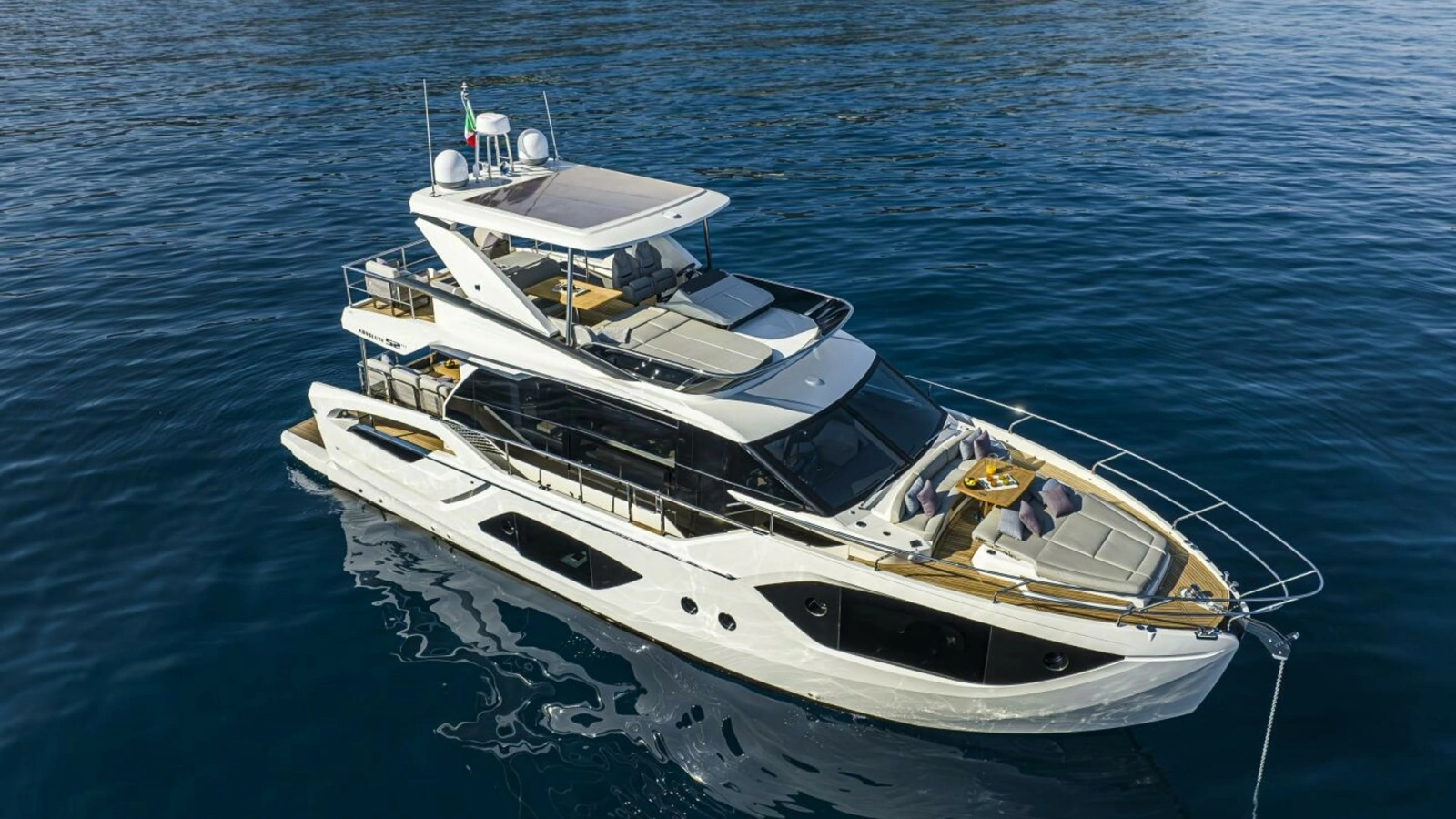2026 52 Absolute Fly - Profile