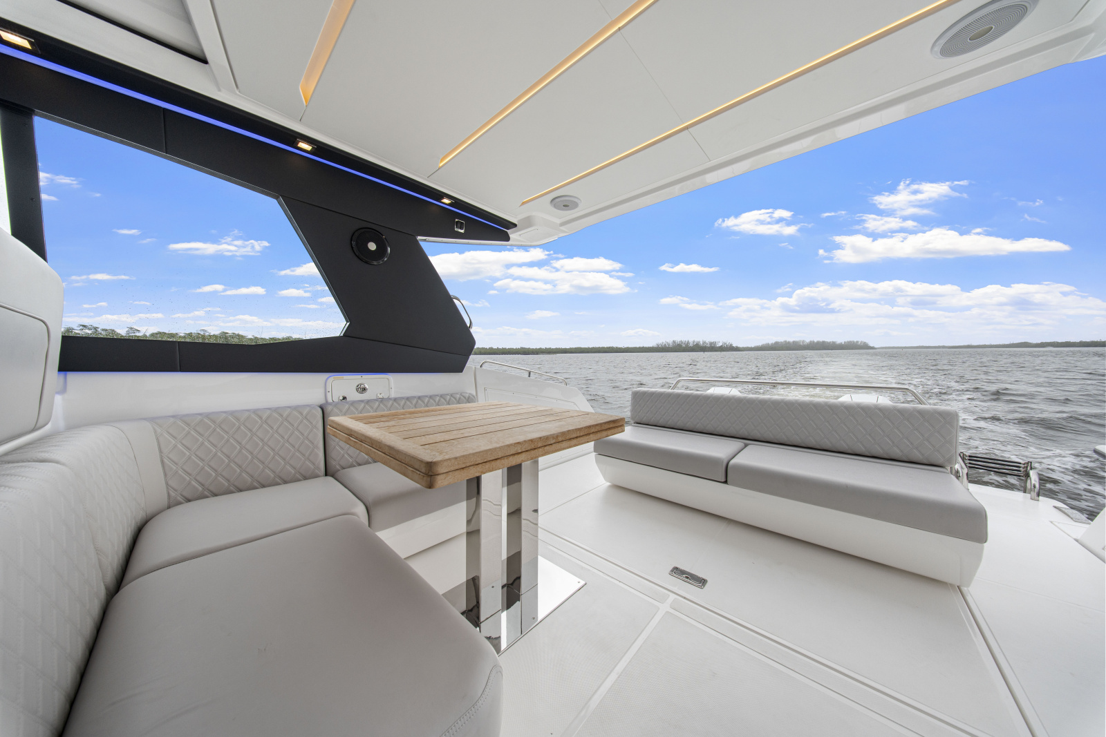 2025 Schaefer 375 HT