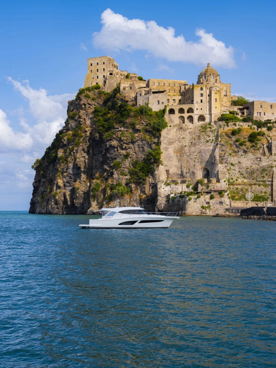 465 SUV 46ft Riviera Yacht For Sale