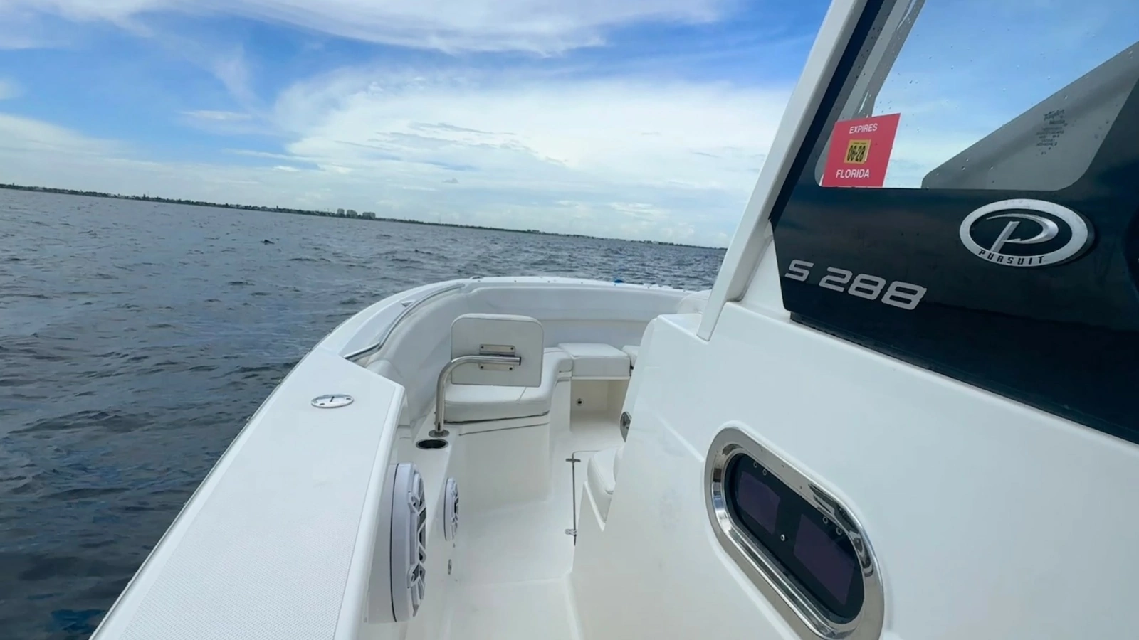2022 Pursuit S288-