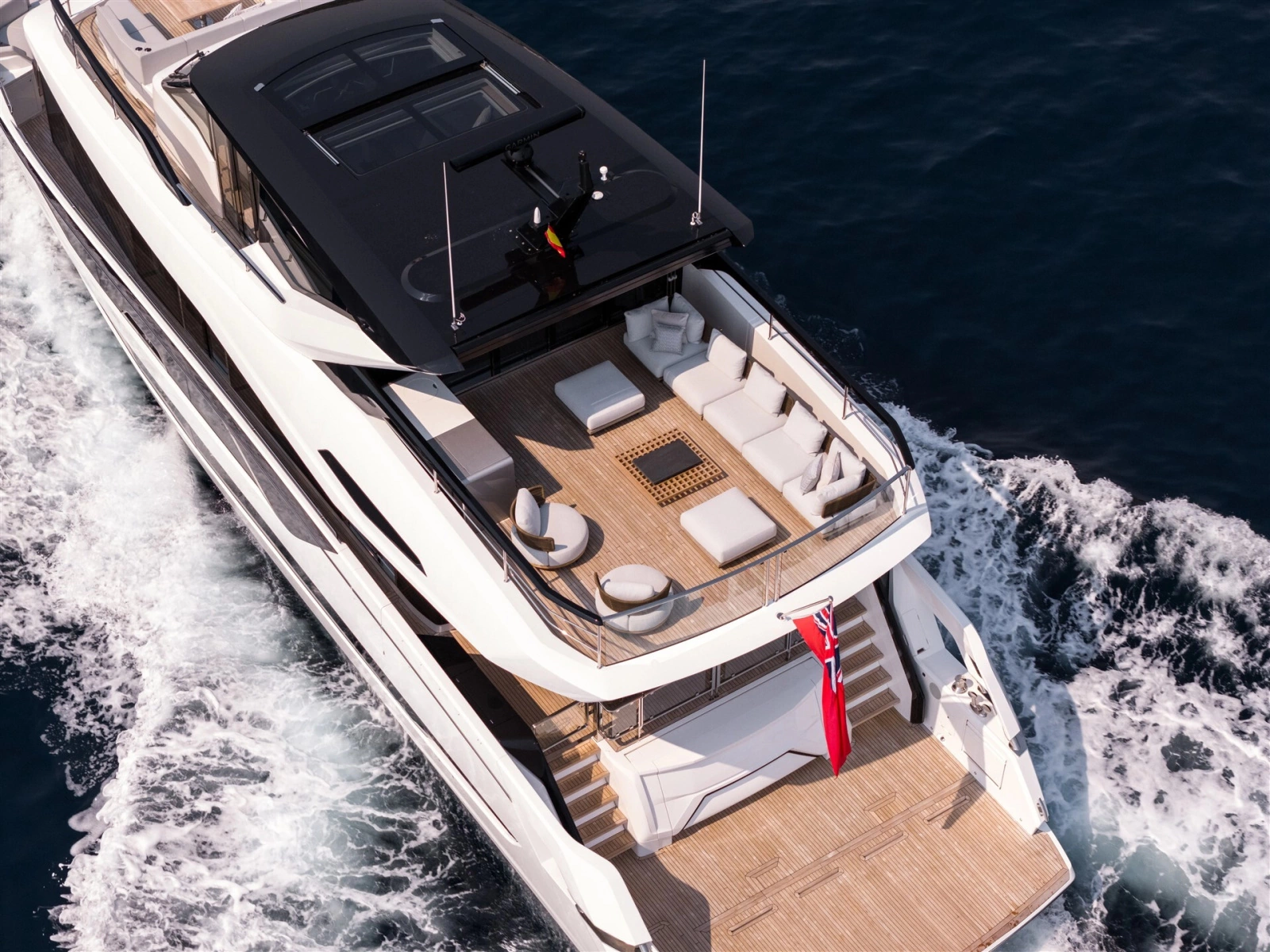 82 OCEAN ENCLOSED 82ft Sunseeker Yacht For Sale