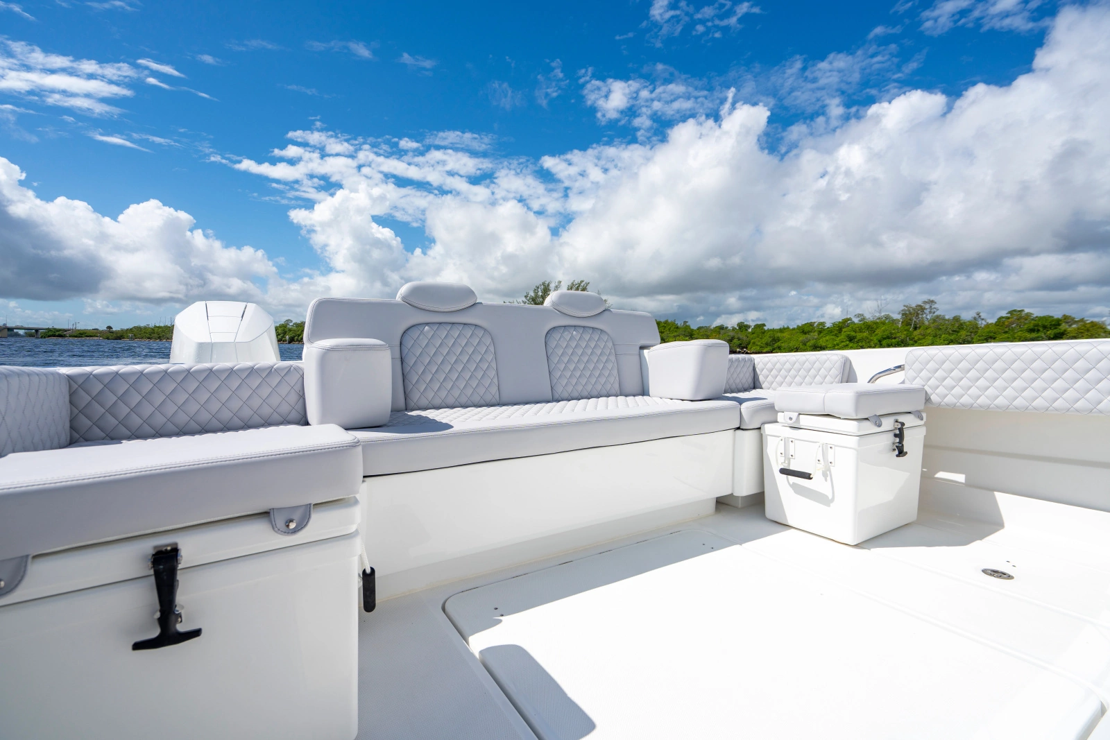 42 Lujo 42ft HCB Yacht For Sale