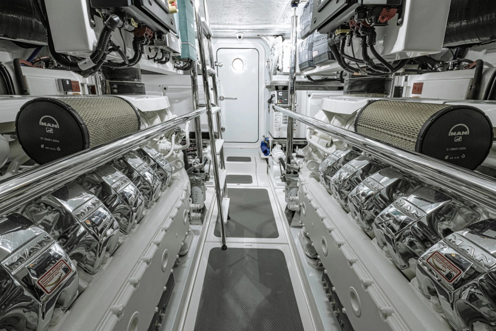 64 Sports Motor Yacht 64ft Riviera Yacht For Sale