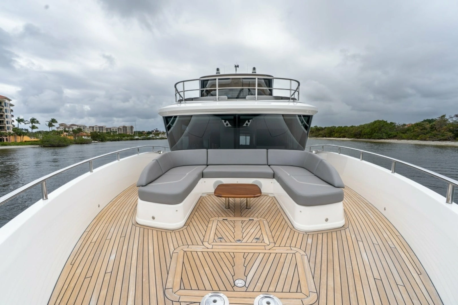 Princess 80 LANIKAI - Bow
