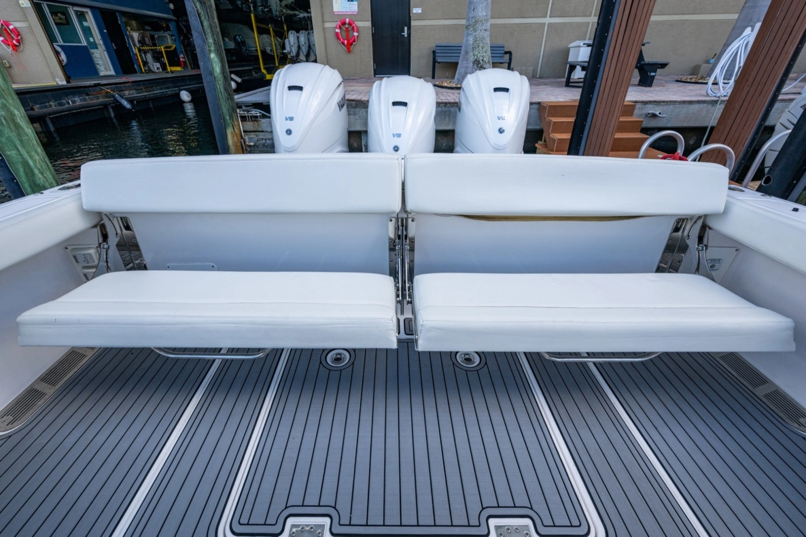 2020 Everglades 395 Center Console