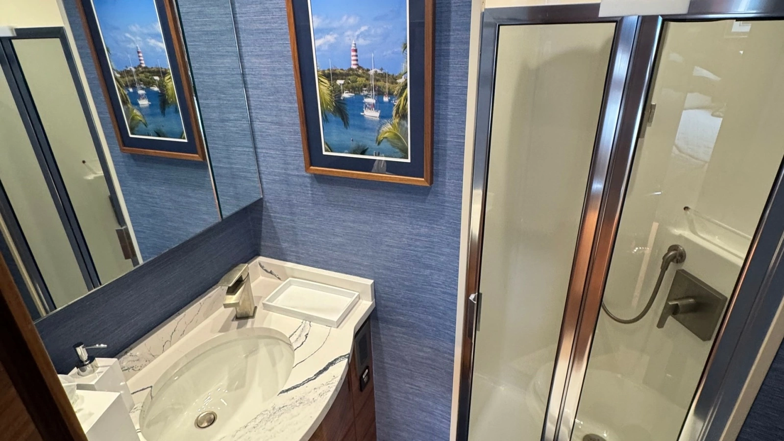 2024 Viking 64 Convertible 'Southern Grace'