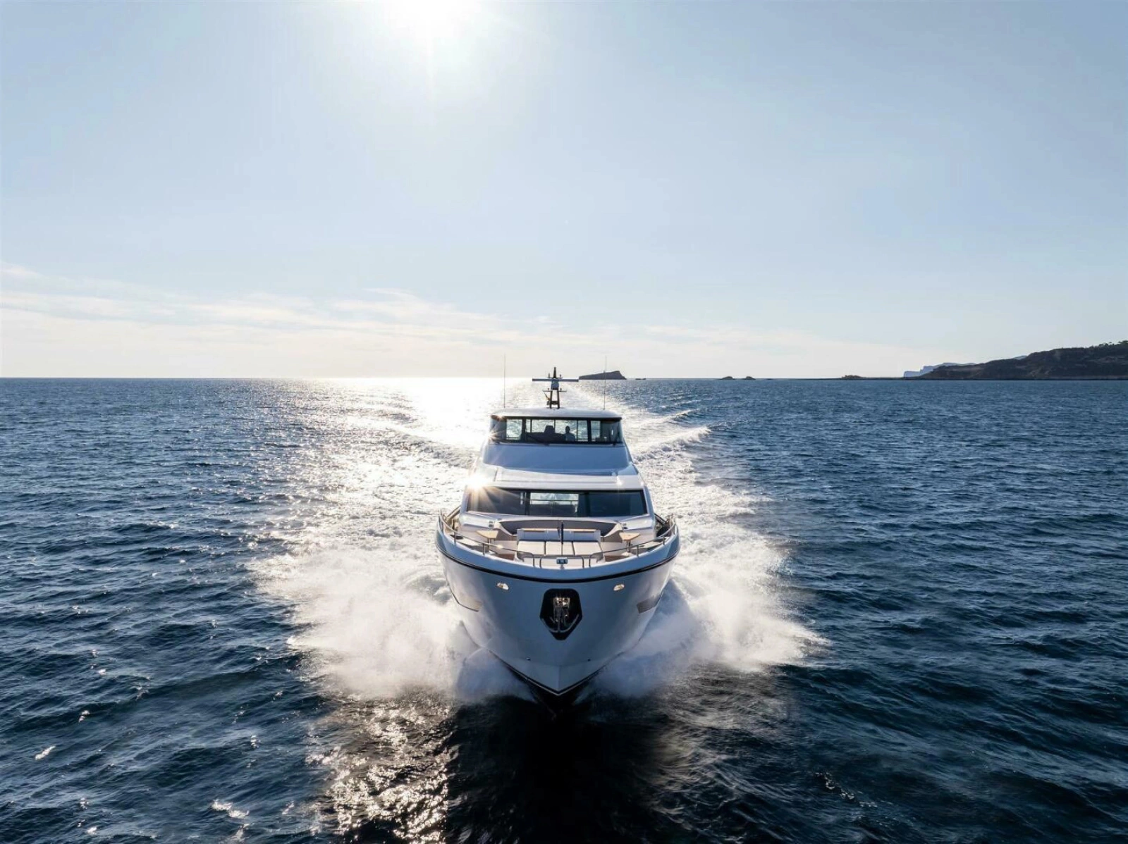 90 OCEAN ENCLOSED 90ft Sunseeker Yacht For Sale
