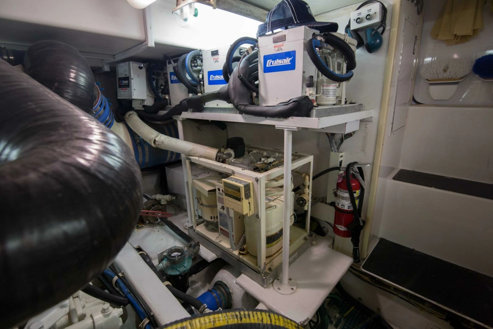 Viking 50 - Tiger Six - Engine Room