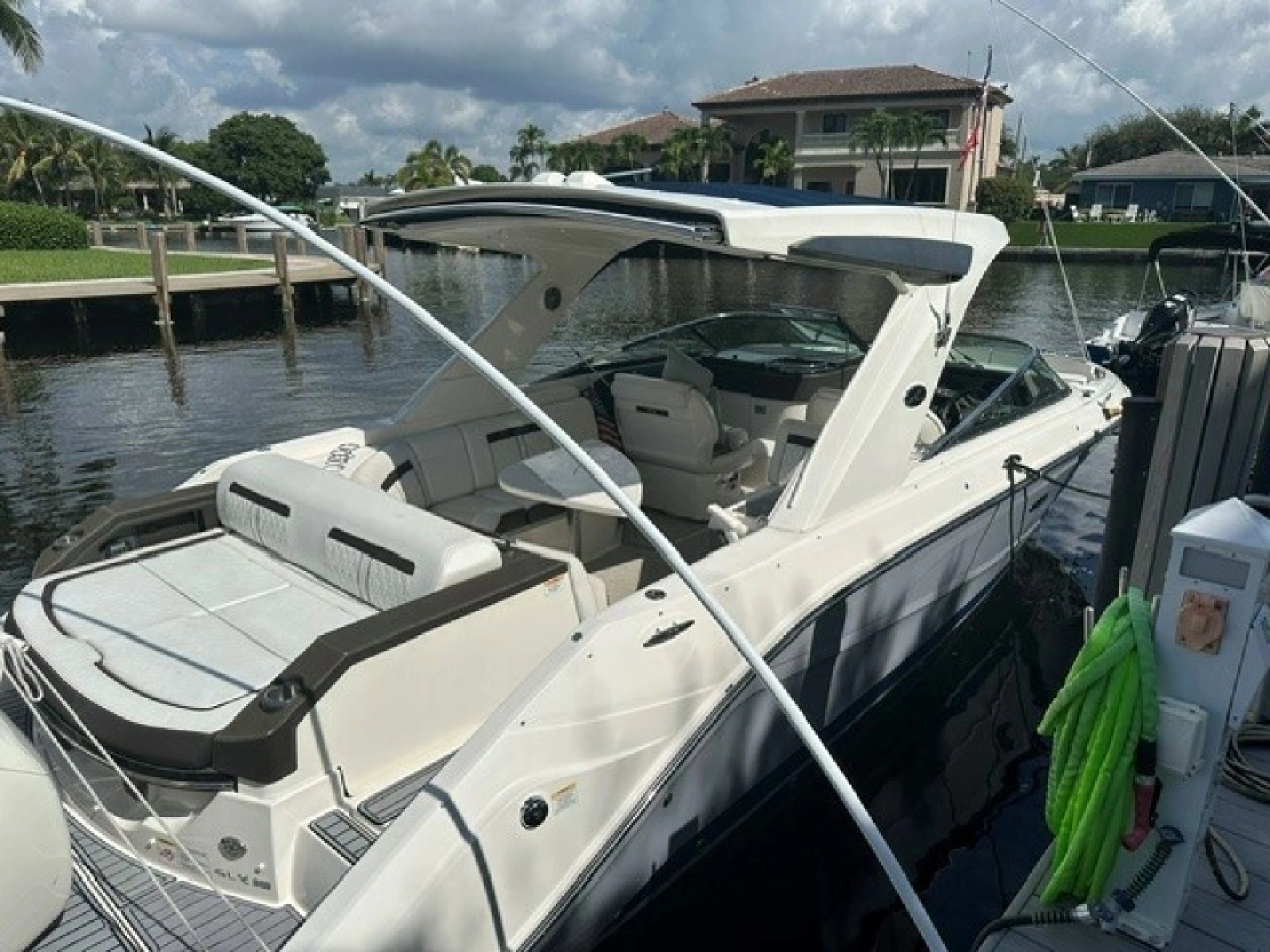 2018 Sea Ray SLX 310 - Sales Therapy