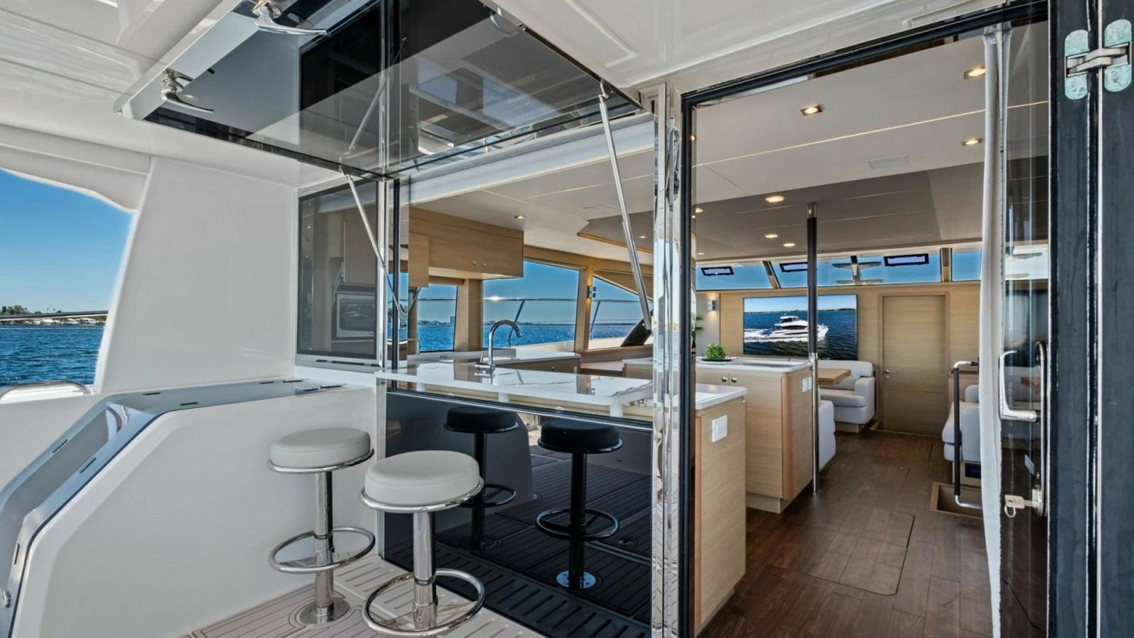 2022 54 Aquila Powercat 'Remarkable I'