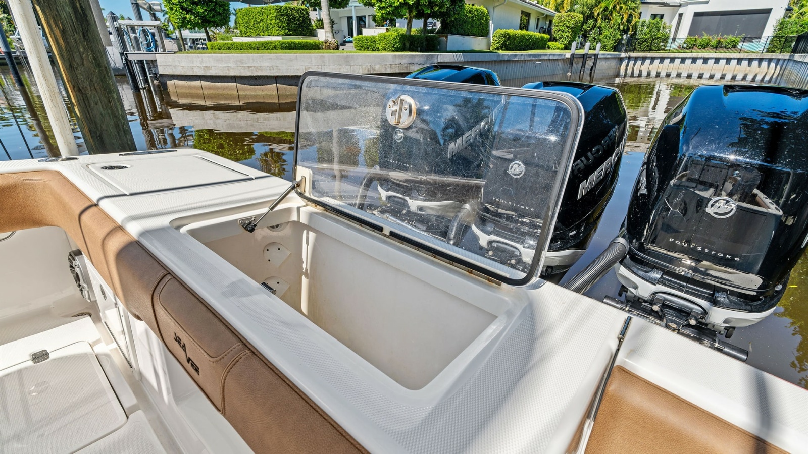Aft Deck with Livewell