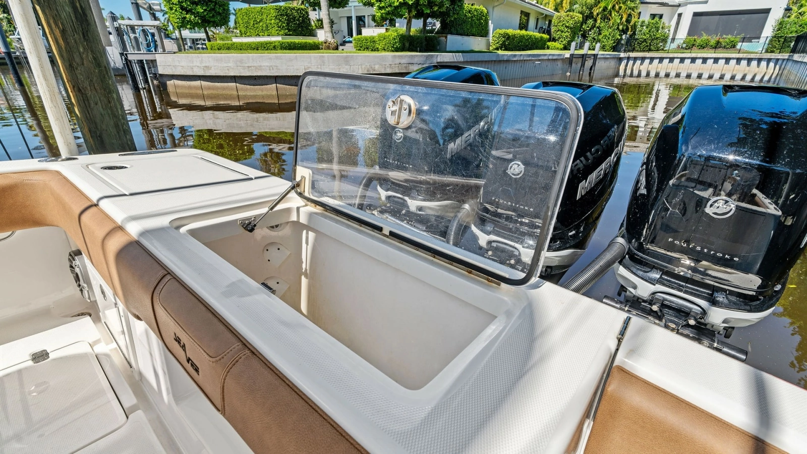 Aft Deck with Livewell
