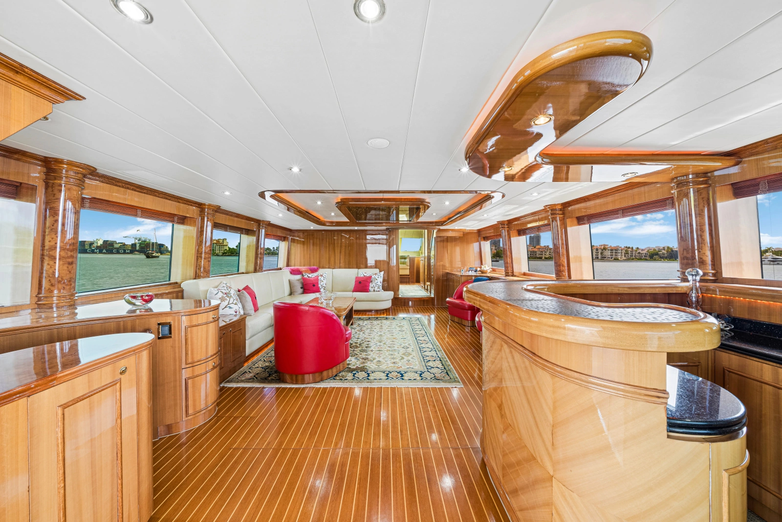 2006 Horizon 82 Skylounge