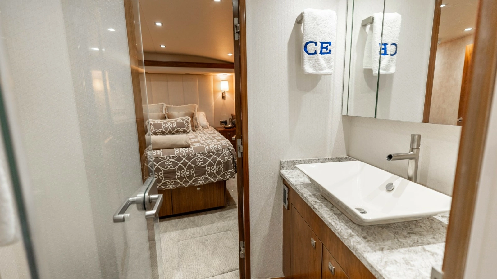 Ensuite Bathroom with Stateroom View