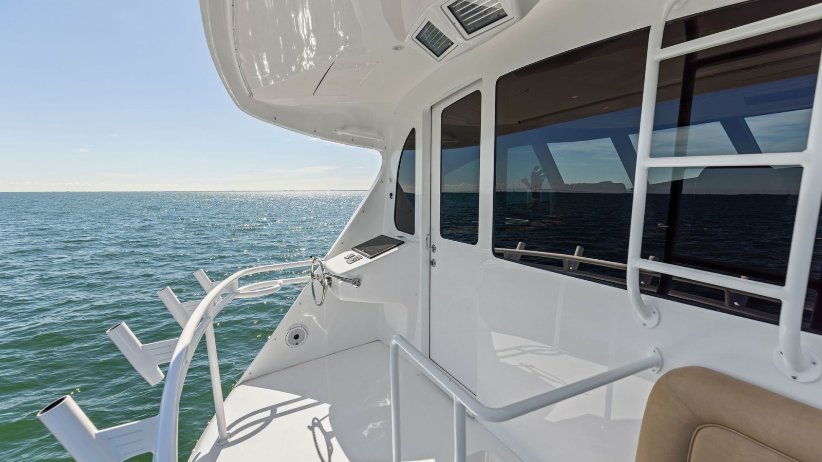 Starboard Walkaround and Cockpit Access