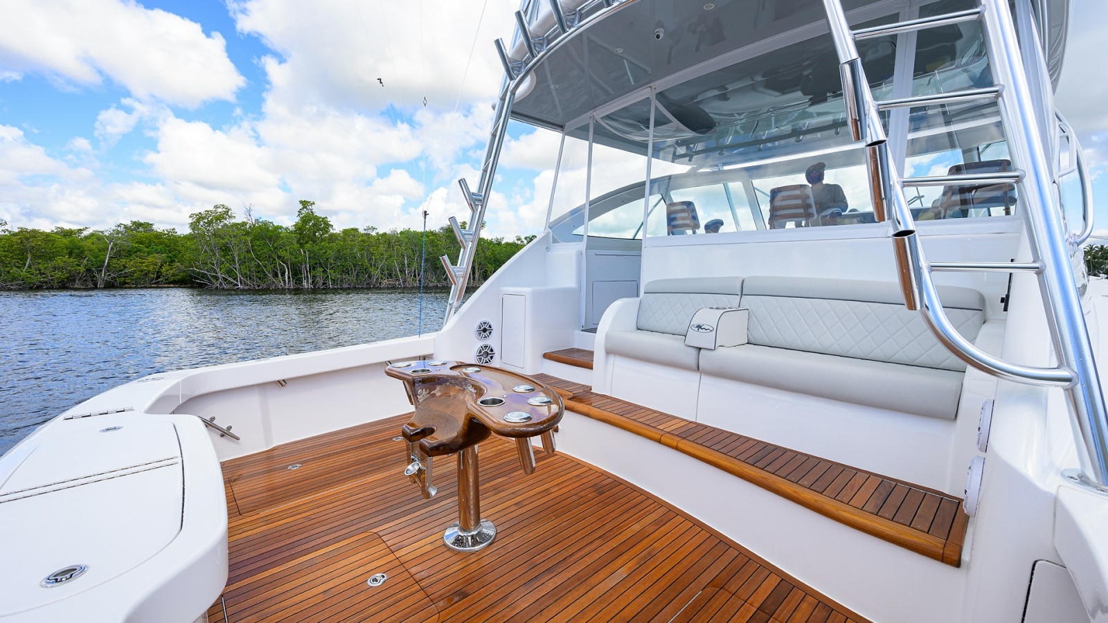 44_viking_reelaxin_cockpit_07