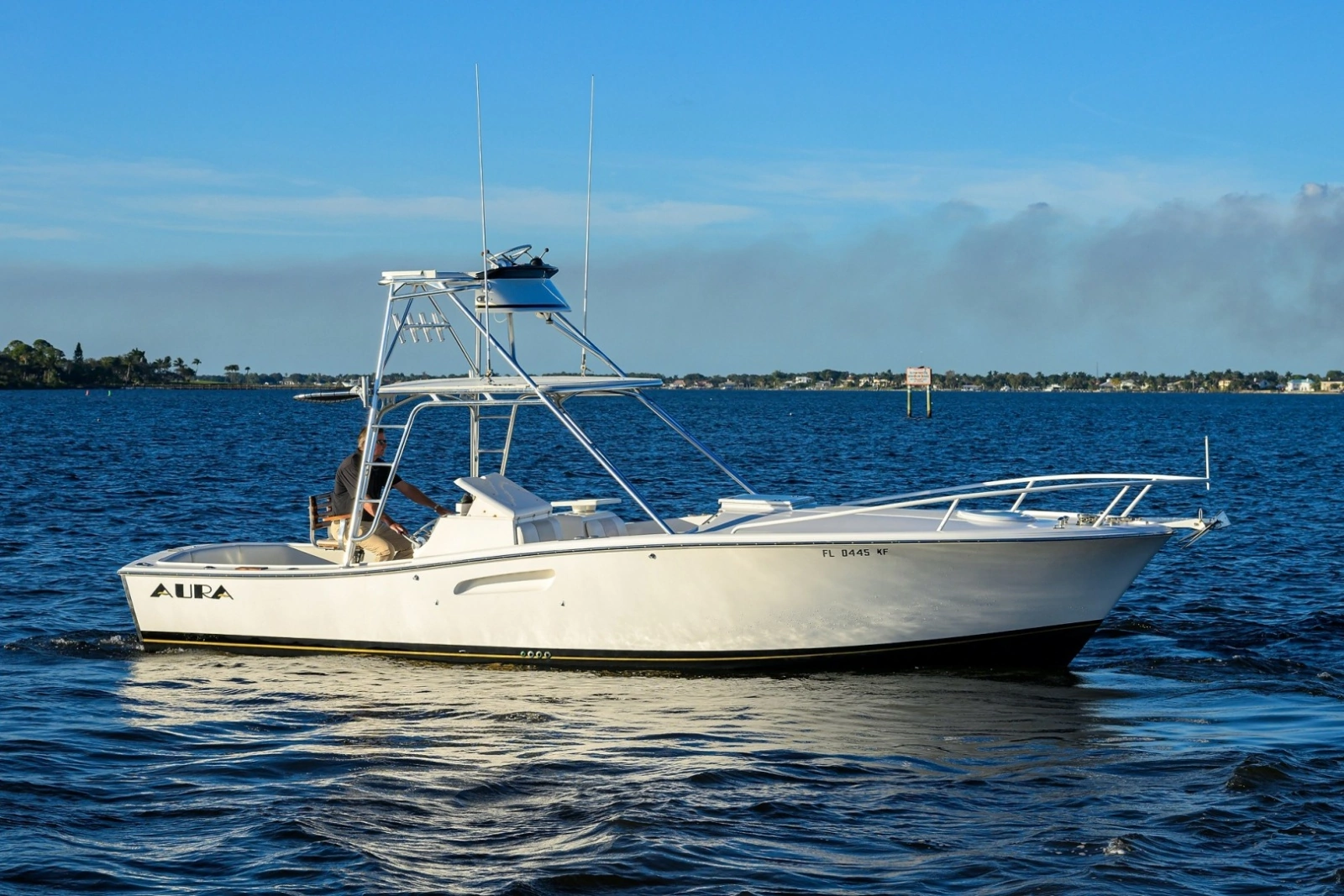 Aura 28 Heron's Catch - Exterior Profile