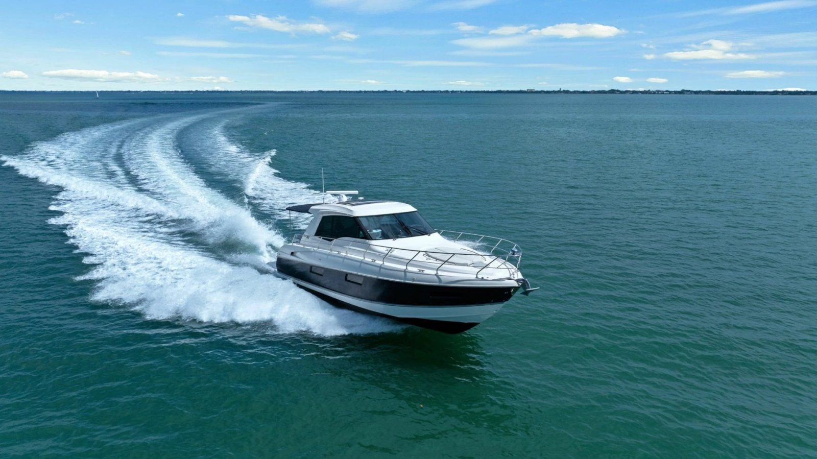 2014 Cruisers Yachts 48 Cantius