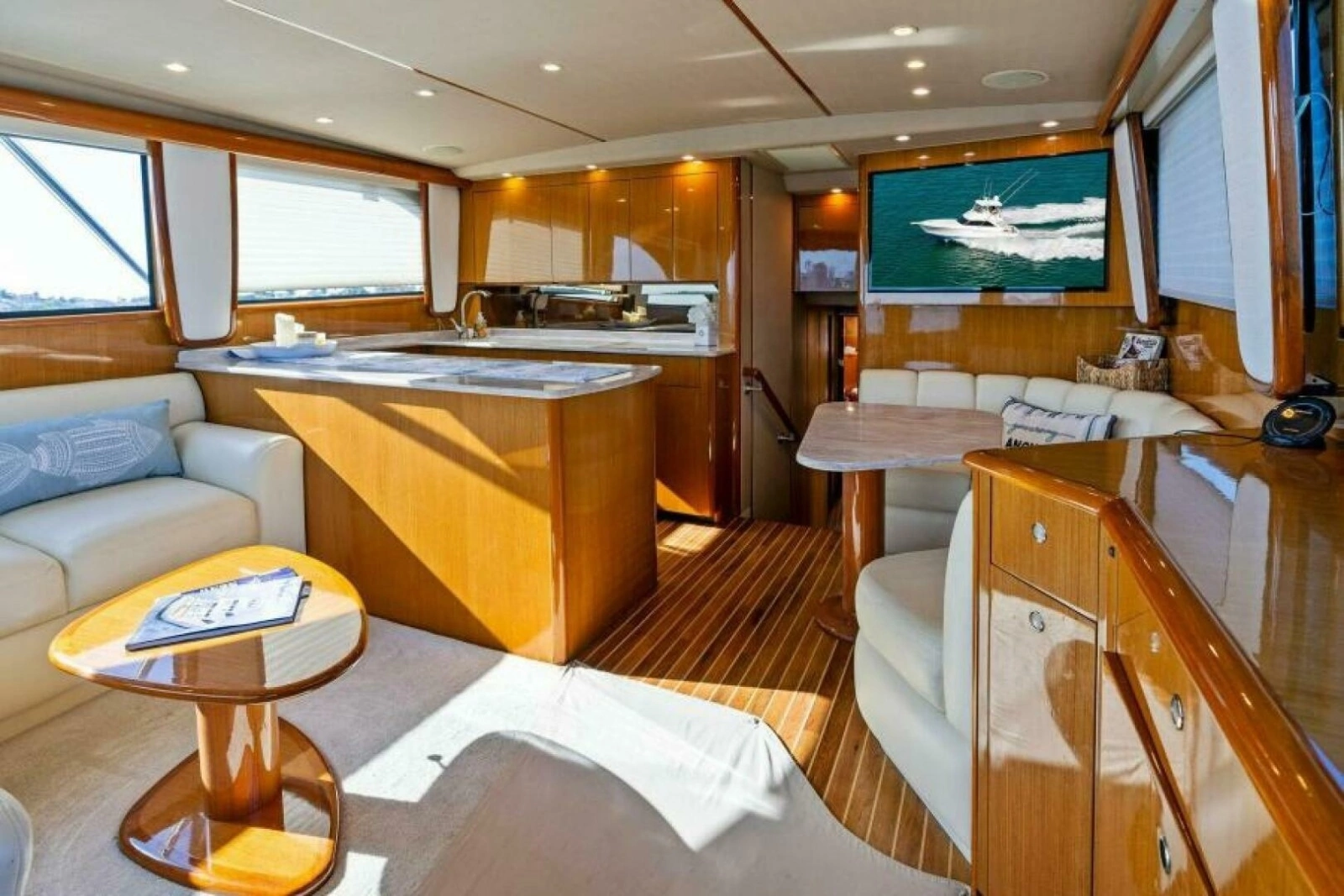 2003 Viking 48 Convertible photo 3