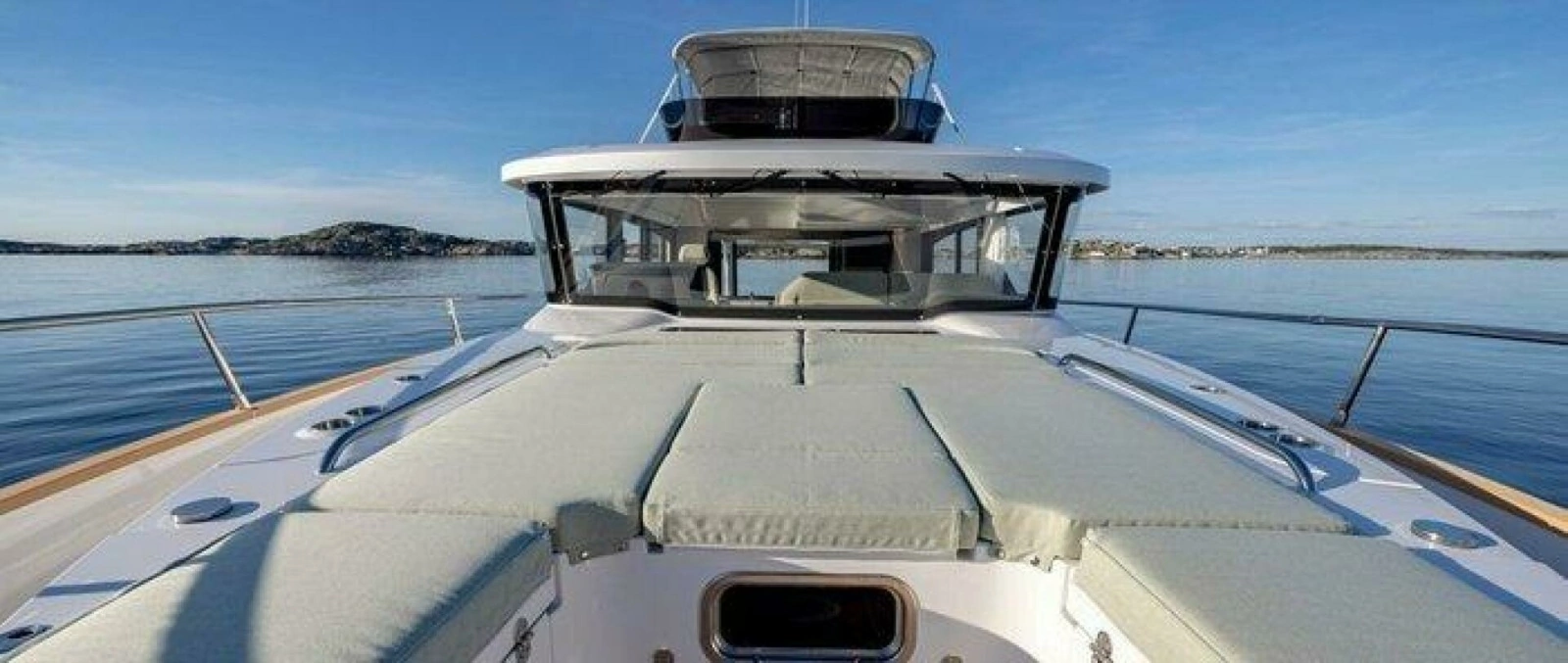 Nimbus 495 Flybridge Forward Seating