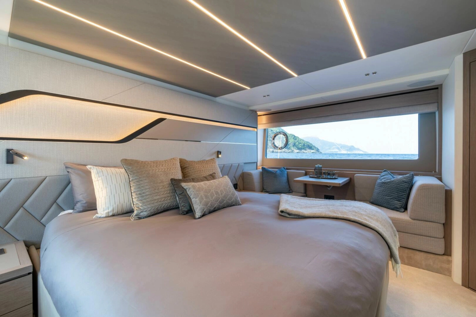 75 SPORT YACHT 75ft Sunseeker Yacht For Sale