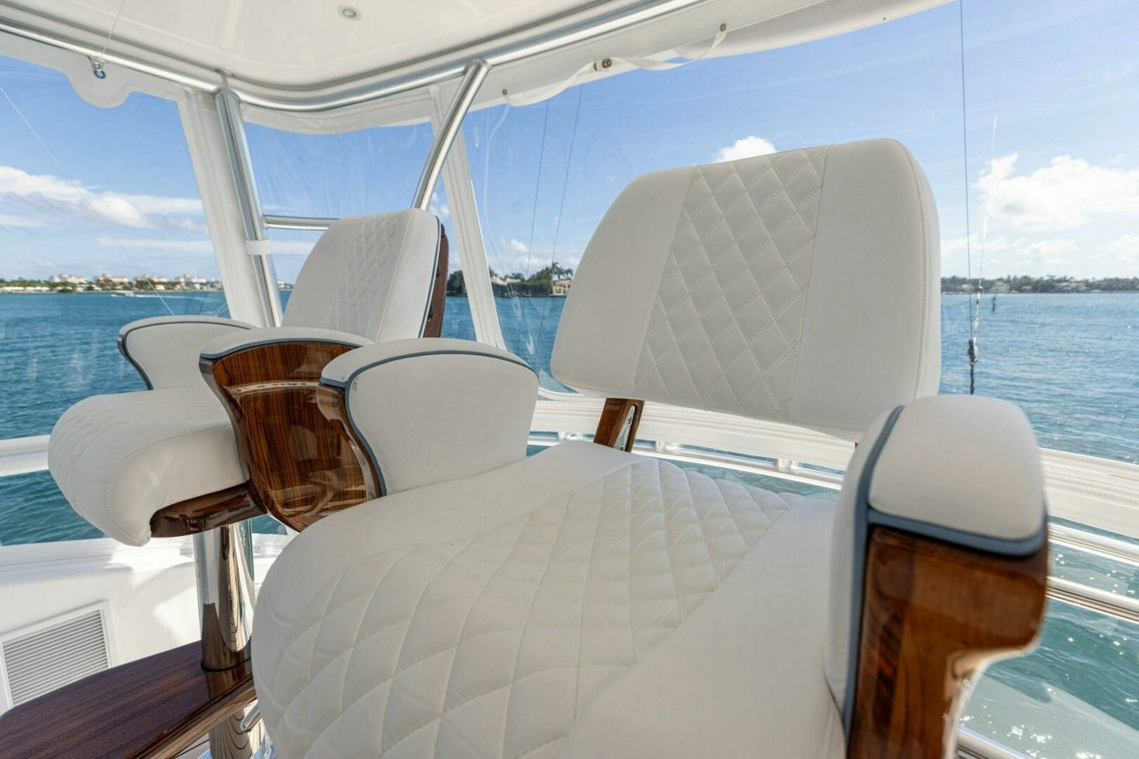 2026 Viking 82 Convertible- TEAM HARVEY I- Helm