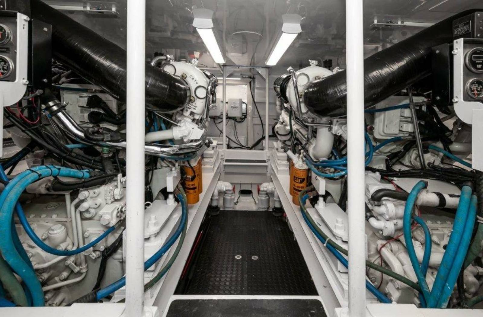 2001 61 Viking Convertible Ellie B Engine Room