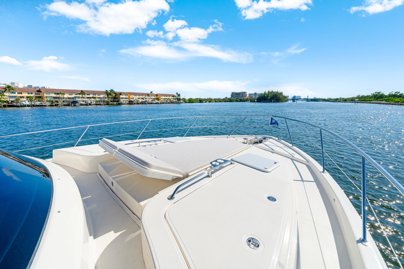 50 SPORTS MOTOR YACHT 50ft Riviera Yacht For Sale