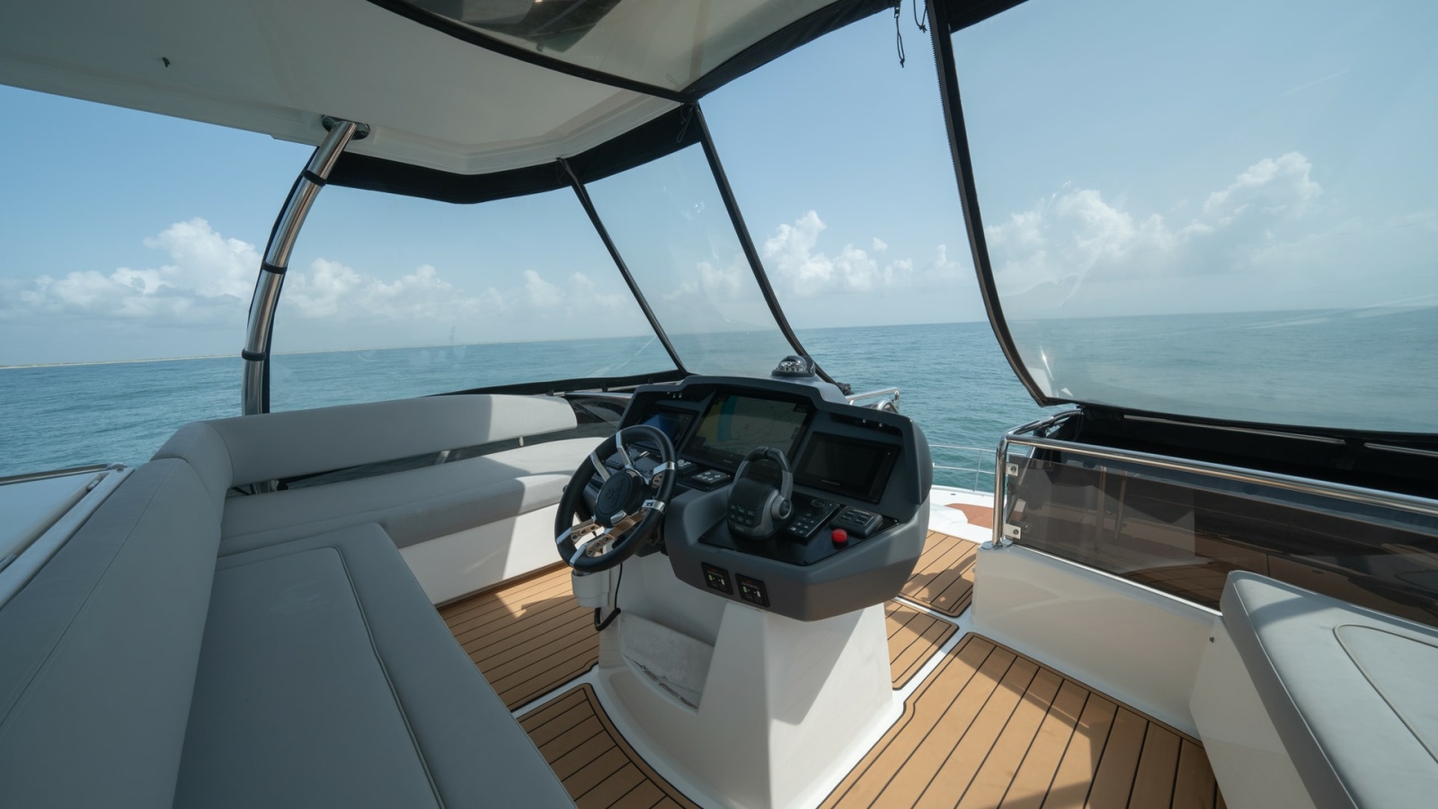 Flybridge Helm with Panoramic Views