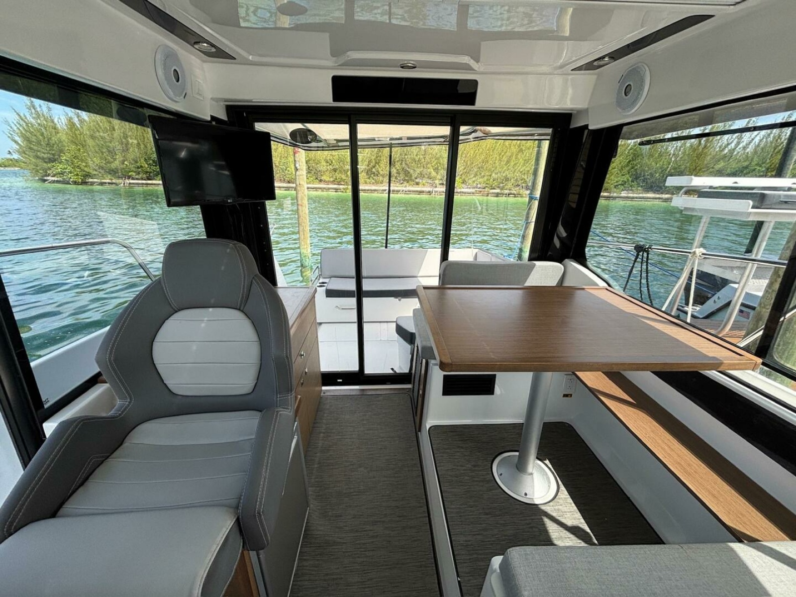 Jeanneau Knot Work'N - Cabin