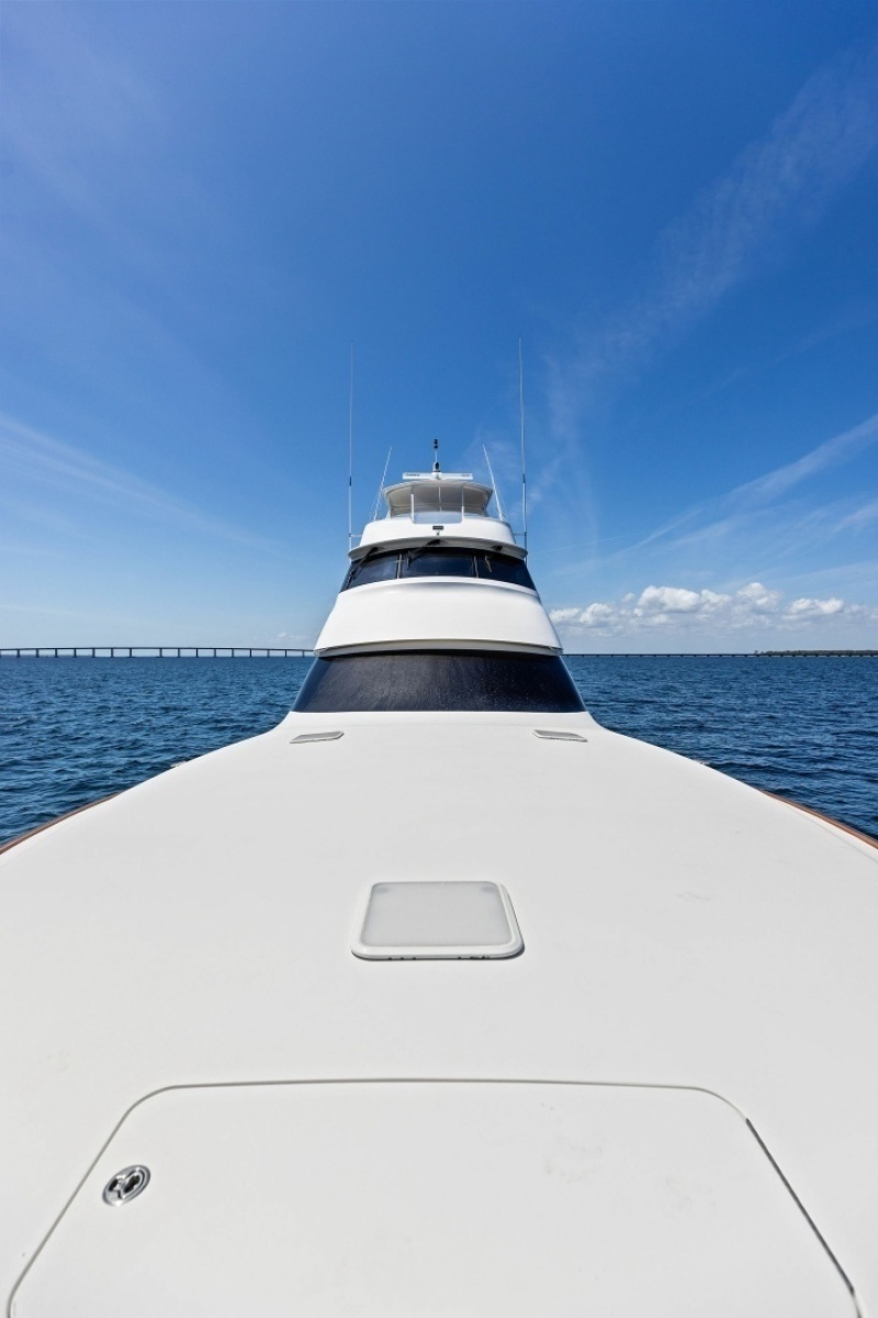 68' 2008 Viking 68 Skybridge