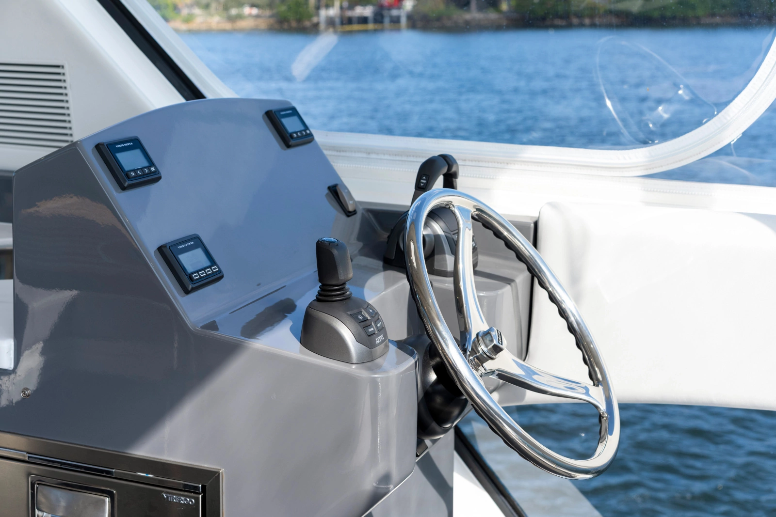 50 SPORTS MOTOR YACHT 50ft Riviera Yacht For Sale