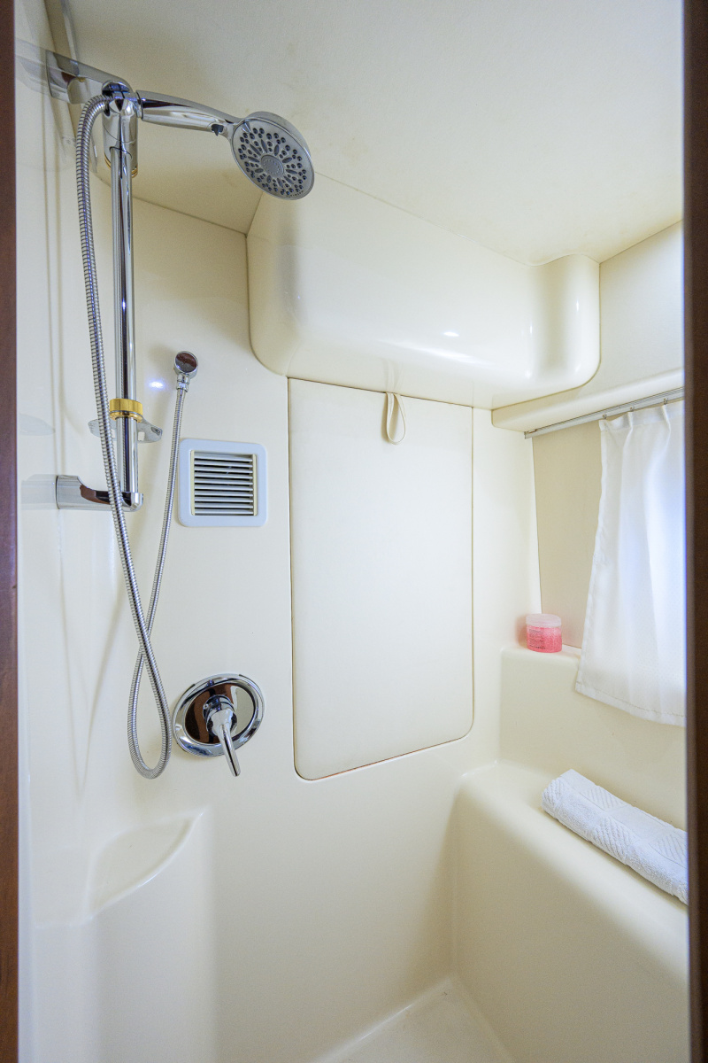 2005 Silverton 39 Motor Yacht