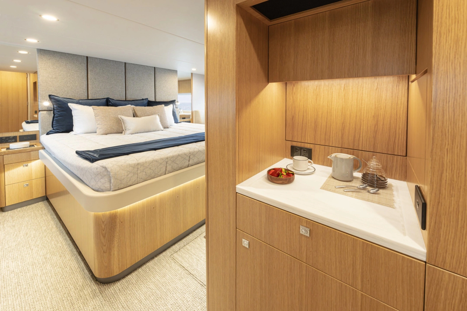585 SUV 58ft Riviera Yacht For Sale