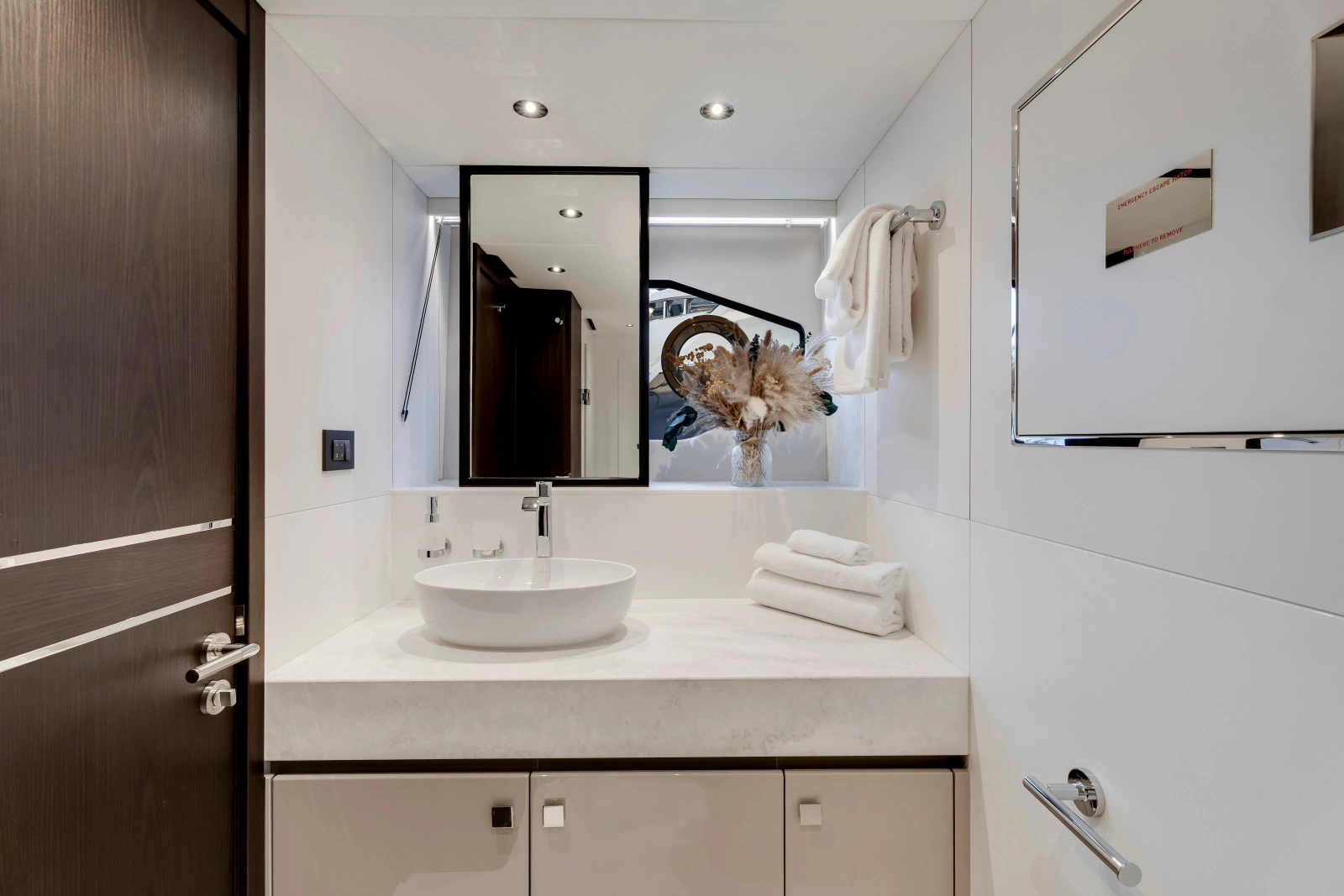 MANHATTAN 68 68ft Sunseeker Yacht For Sale