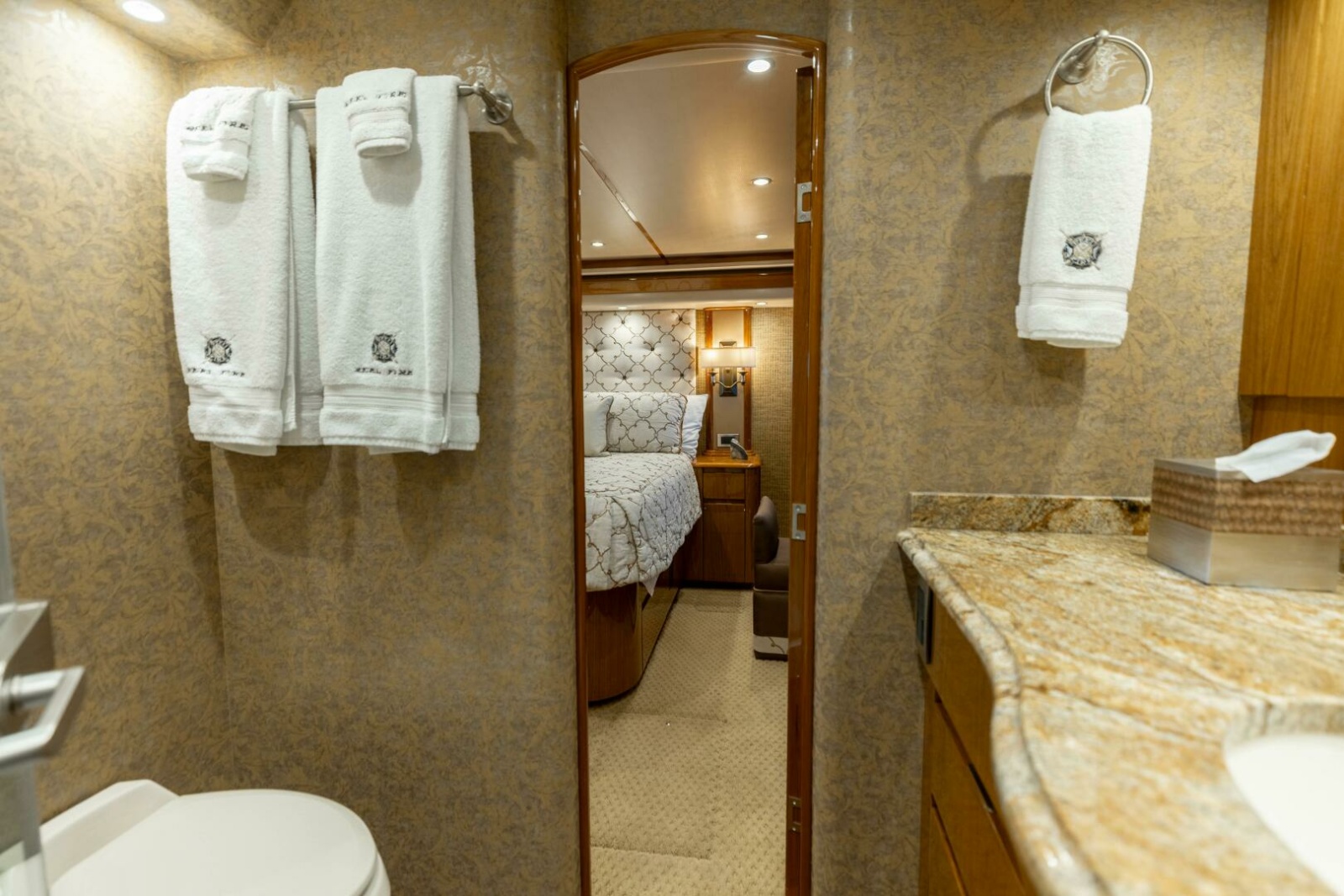 76' 2013 Viking 76 Convertible