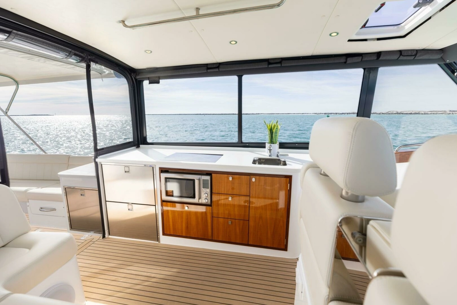 2025 MJM 4 46- Galley