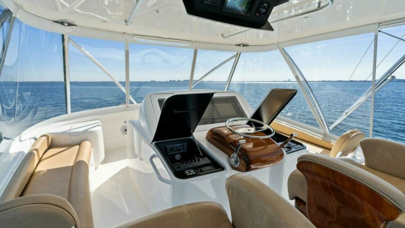 Flybridge Helm with Panoramic Views