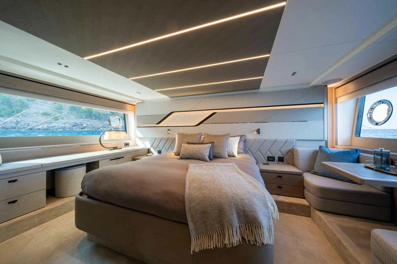 75 SPORT YACHT 75ft Sunseeker Yacht For Sale