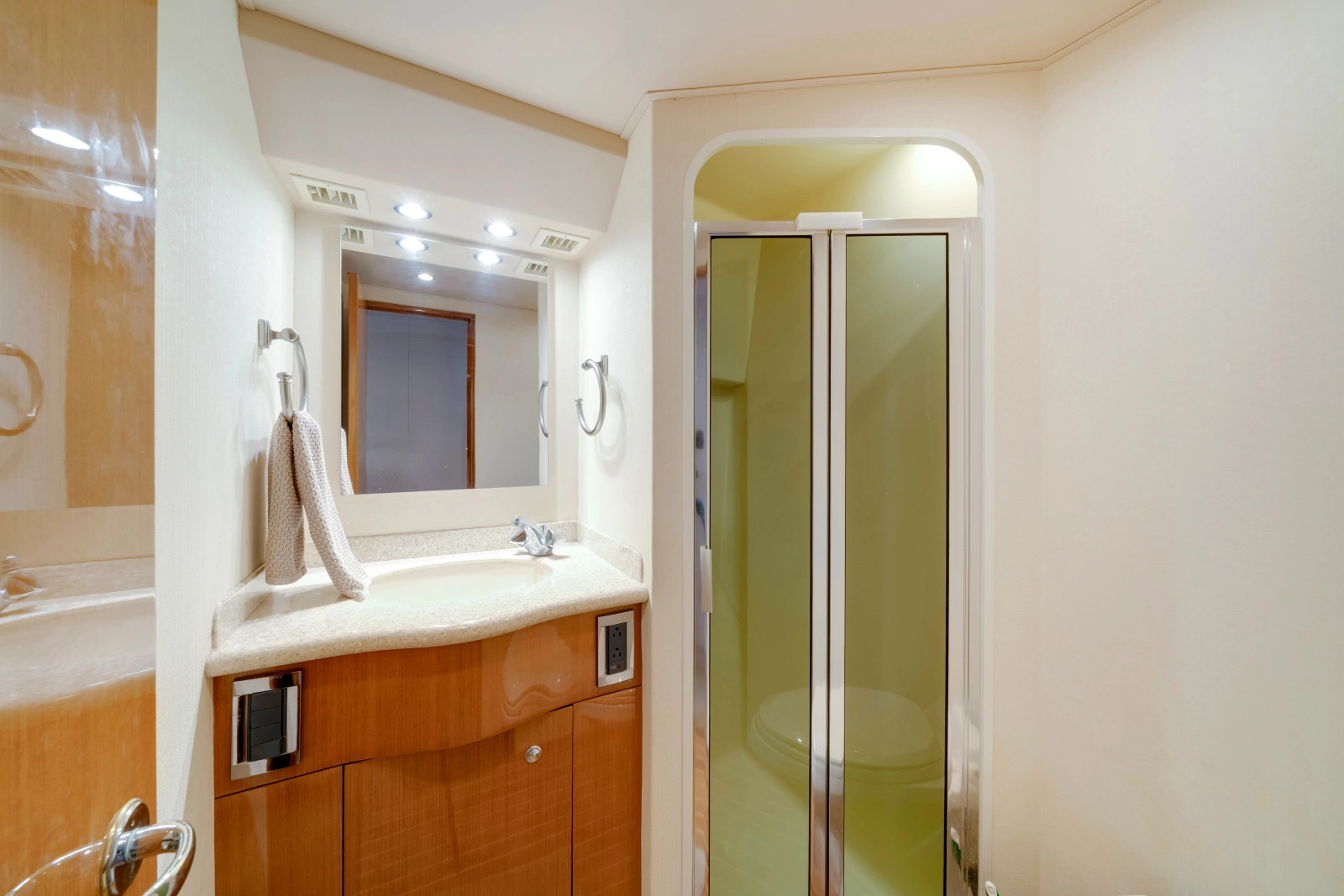 AMANTE 61ft Viking Yacht For Sale
