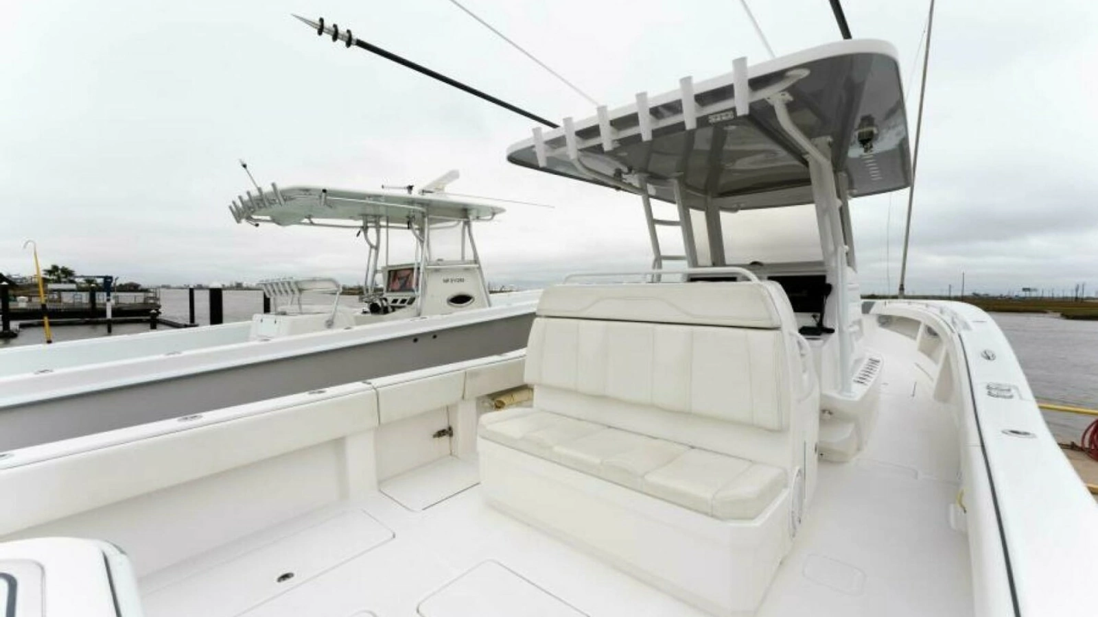 2019 Invincible 39 Open