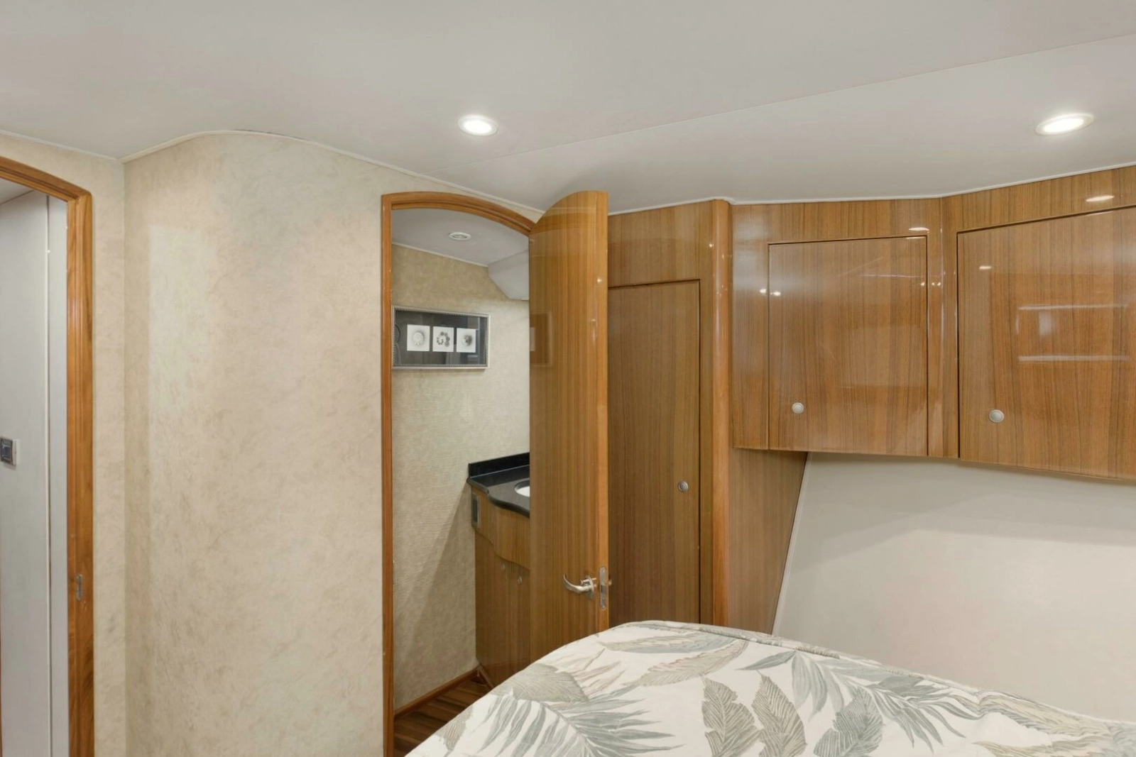 2007 64 Viking Enclosed Bridge Reel Blues Forward Stateroom (3)