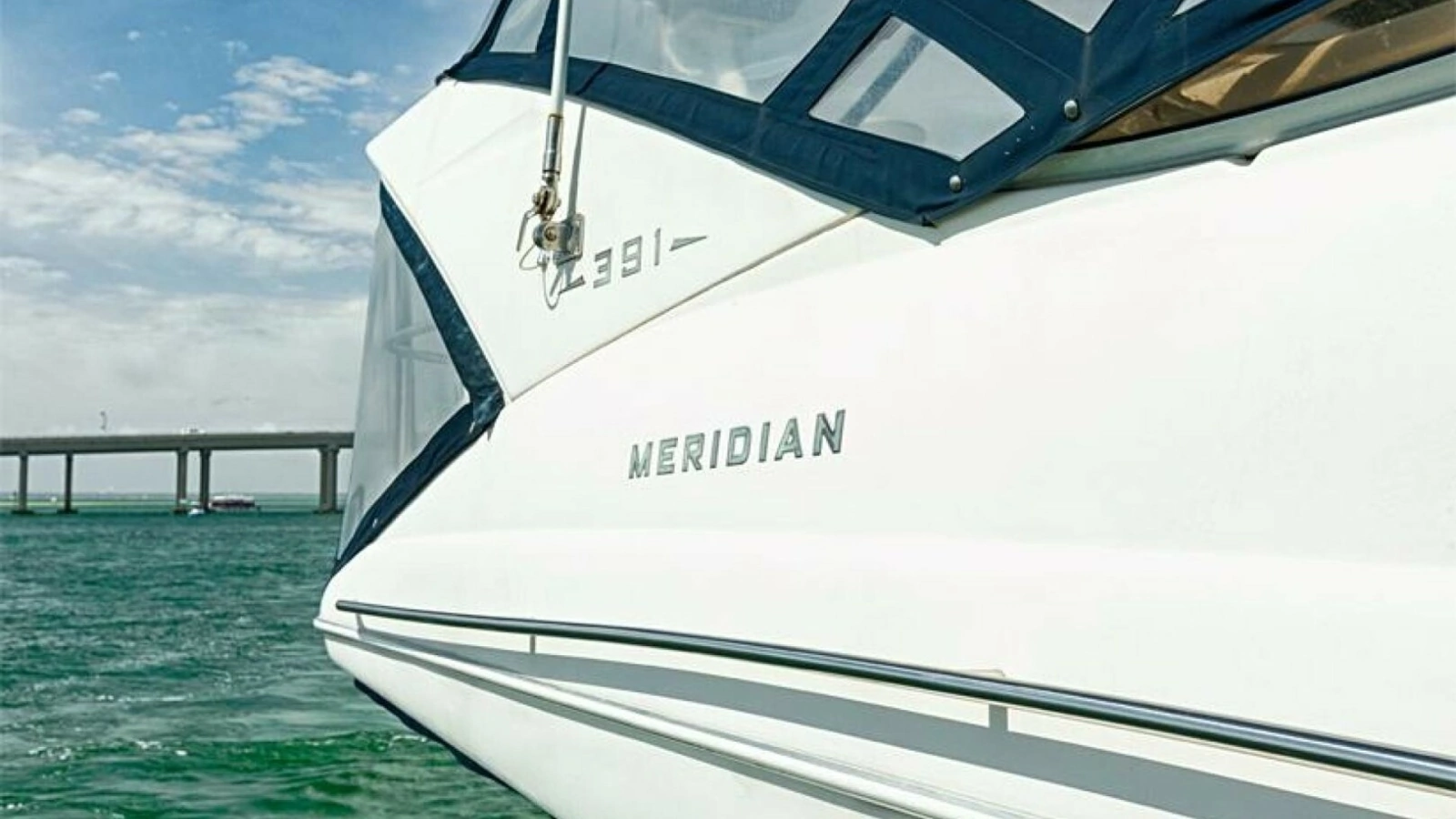 41_2805217_2006_meridian_391_sedan_bridge