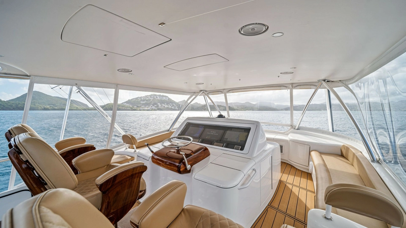 Spacious Helm with Panoramic Views