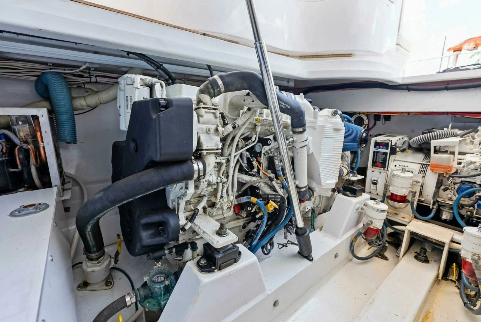 2018 Custom Carolina 35 Express photo 42
