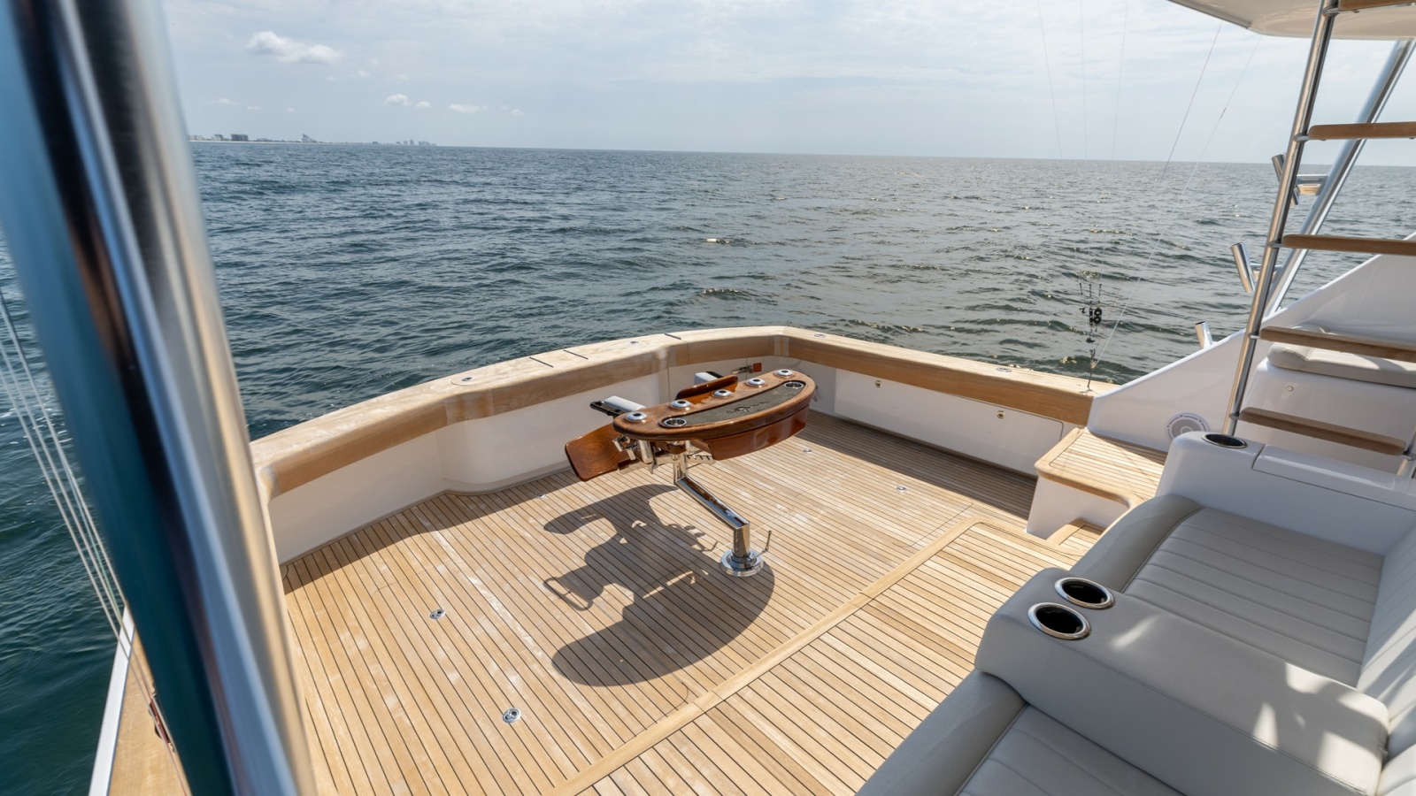 Spacious Aft Deck with Fighting Chair