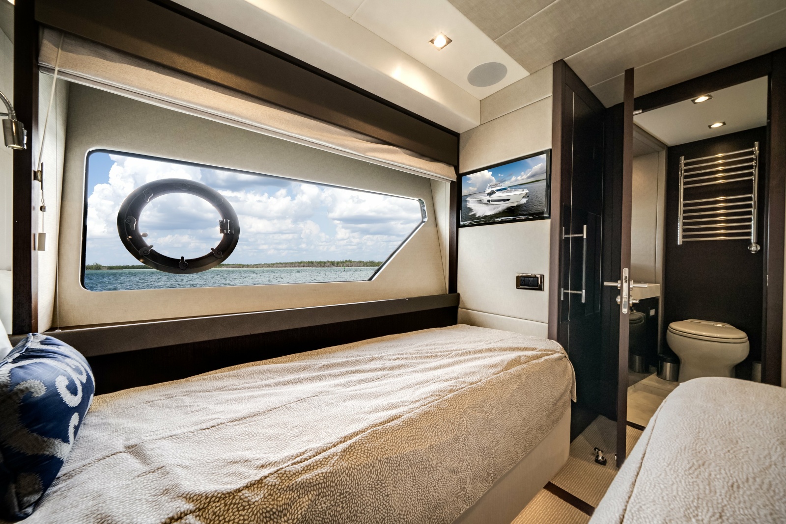 2019 Sunseeker 76 Flybridge