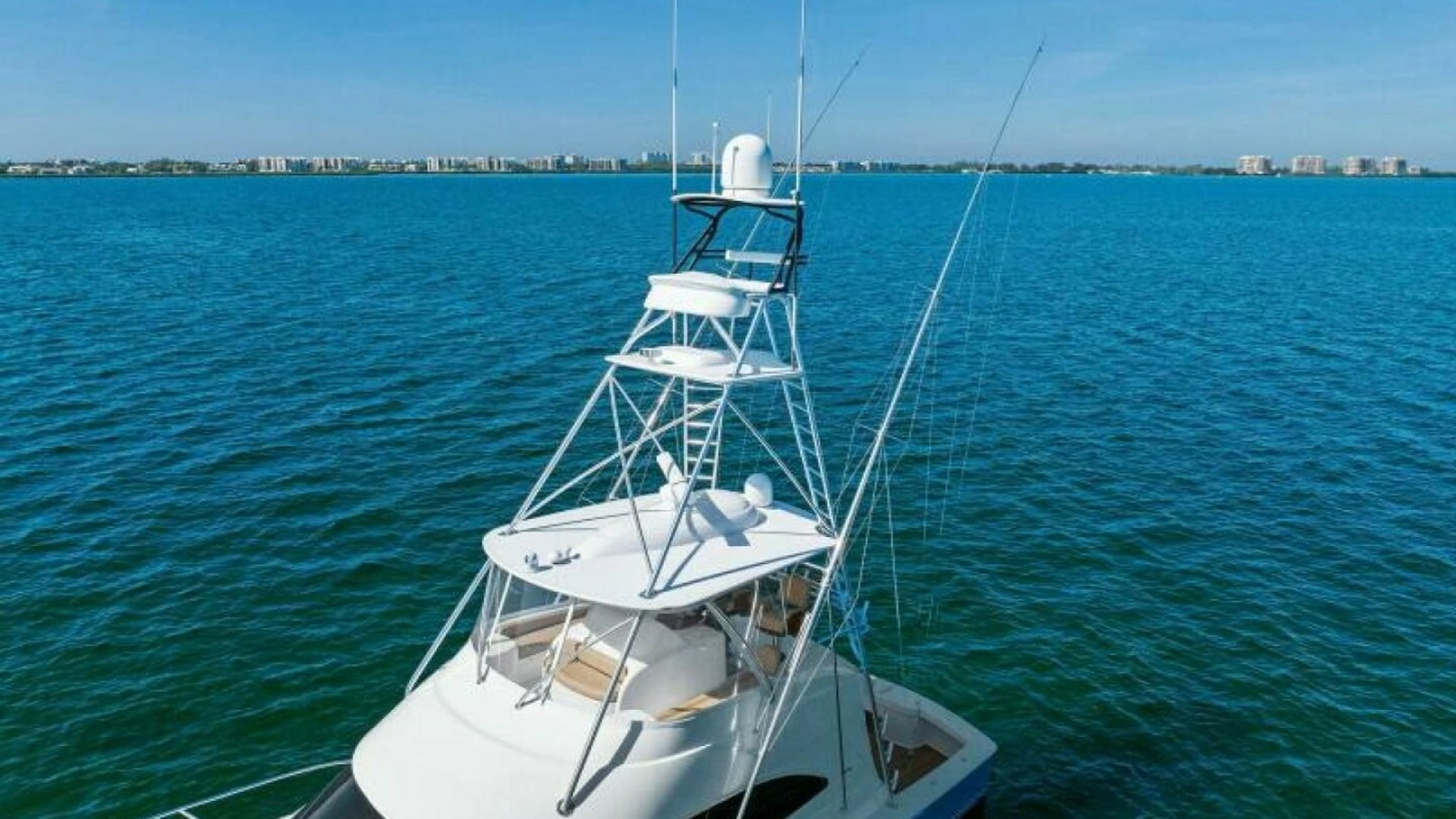 Flybridge and Tuna Tower View