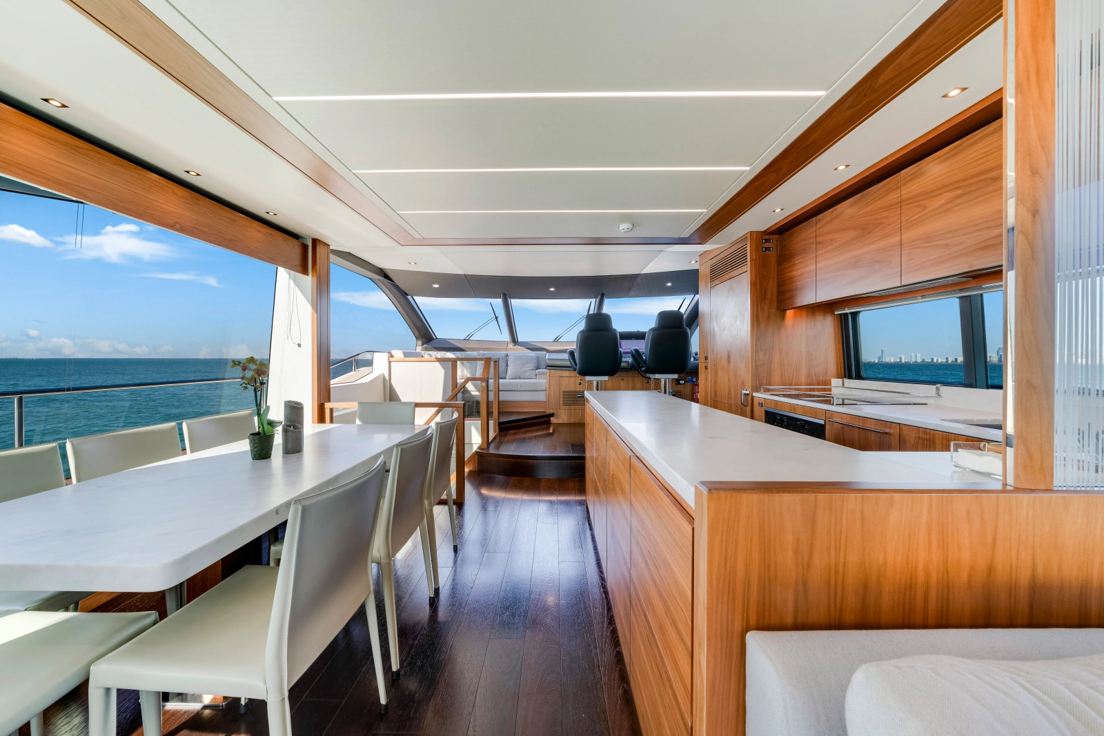 2020 Sunseeker 76 Yacht